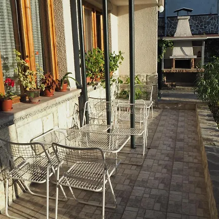 Konukevi орбелус